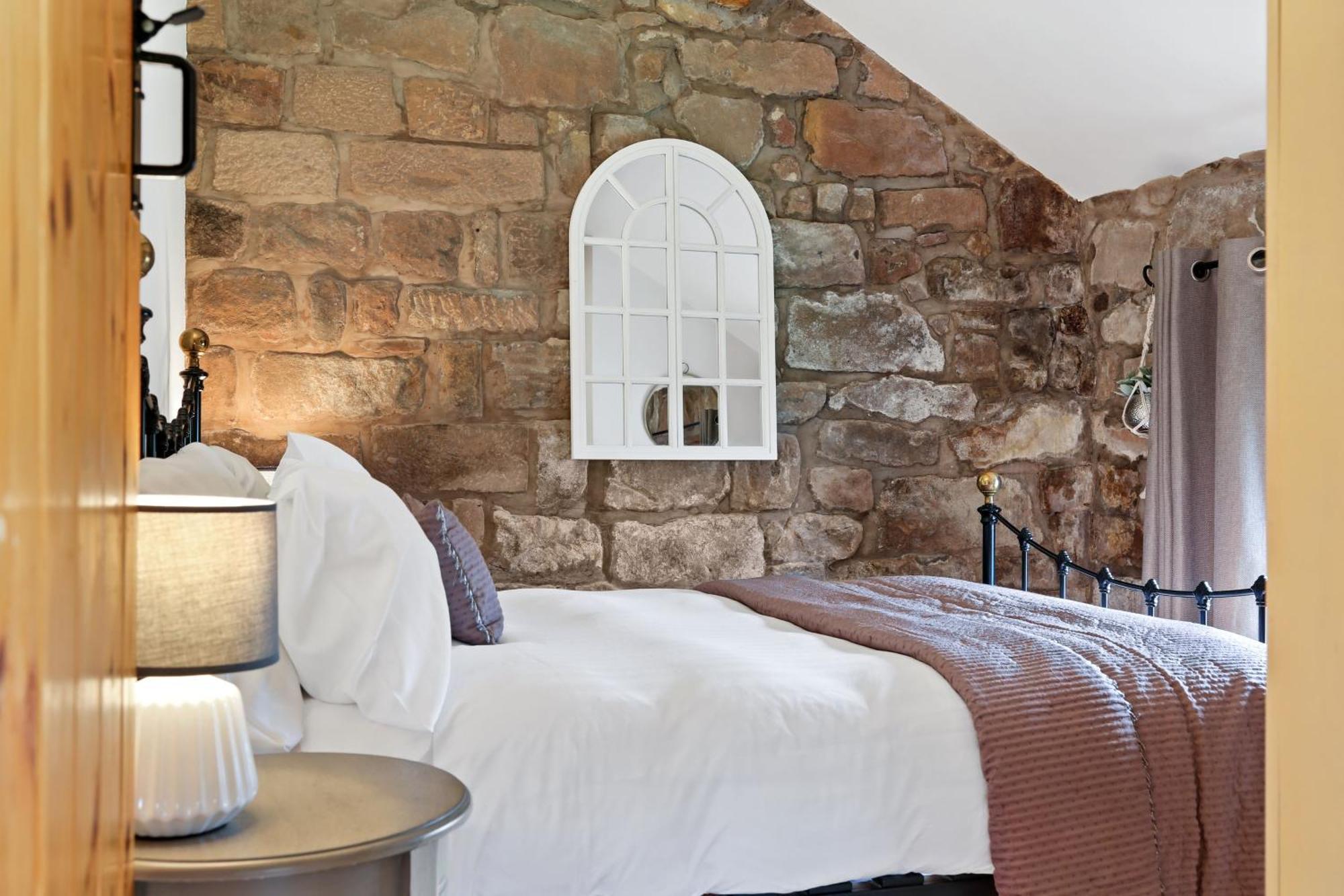 Host & Stay - Little Barn - Upper Hulme Лийк Екстериор снимка