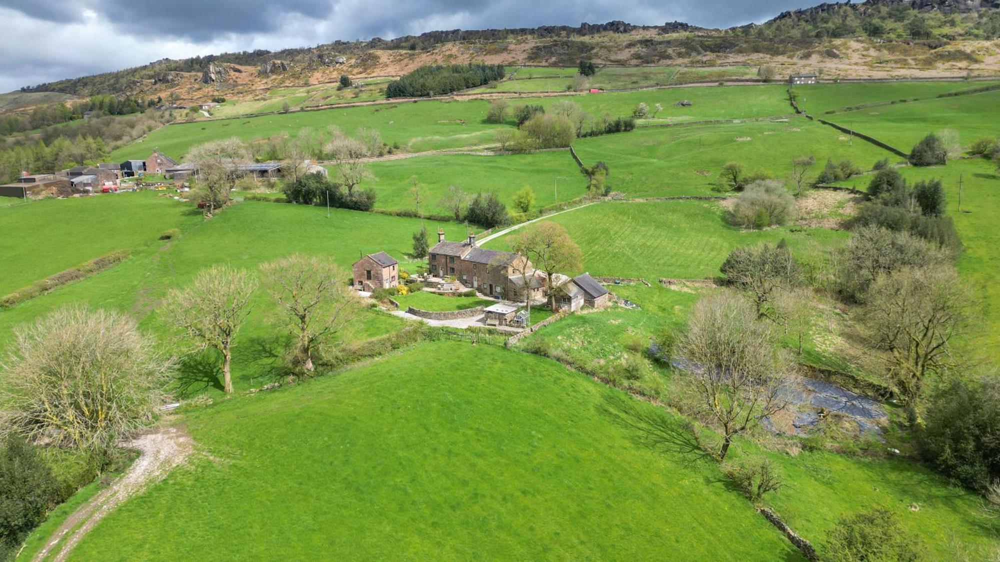 Host & Stay - Little Barn - Upper Hulme Лийк Екстериор снимка