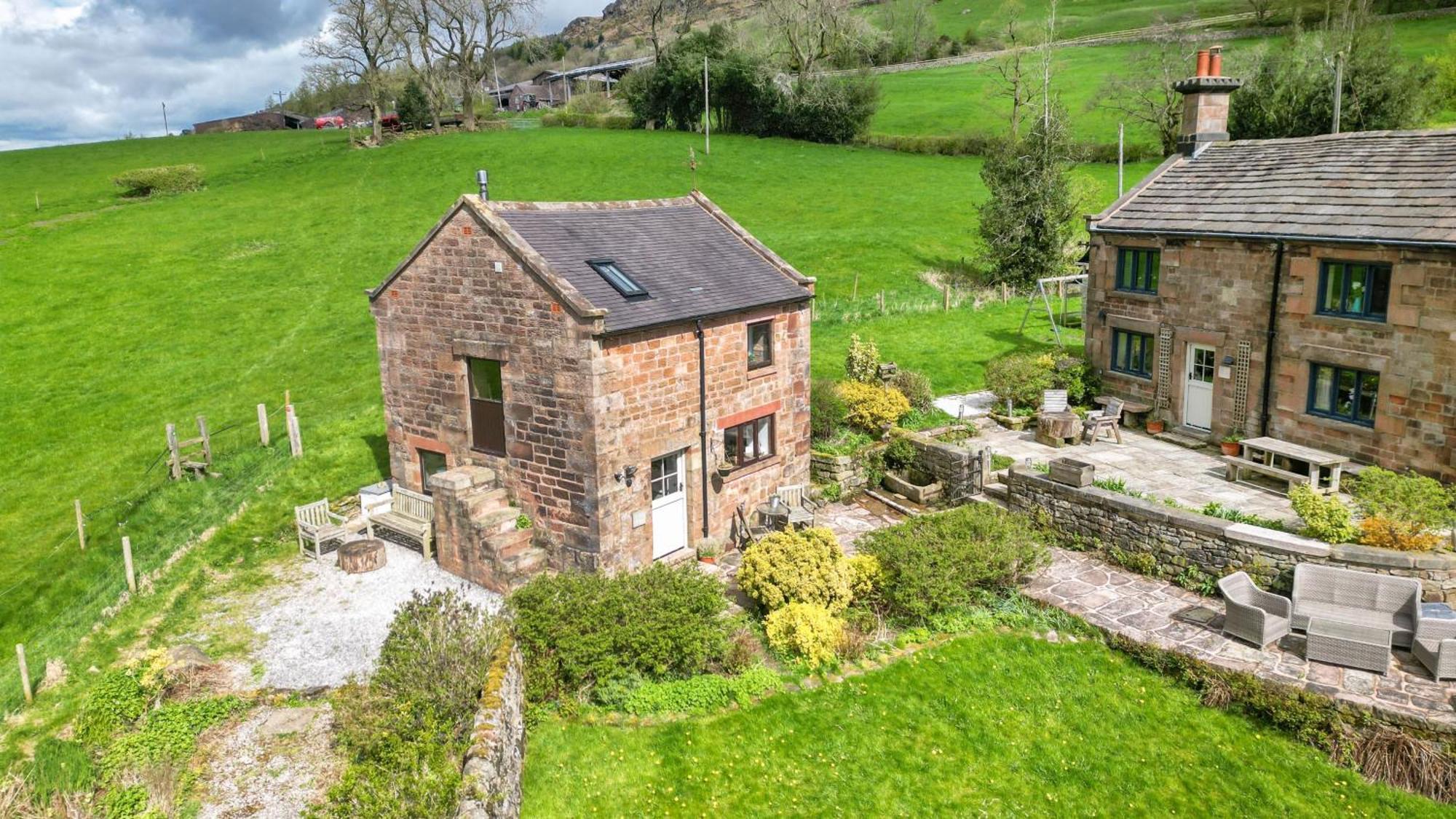 Host & Stay - Little Barn - Upper Hulme Лийк Екстериор снимка